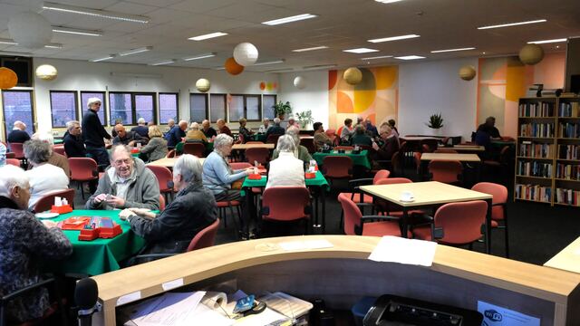 Zicht op volle speelzaal
